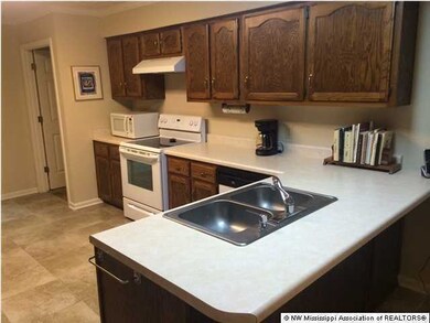 112 N Parkway St, Hernando, MS 38632 - photo 6