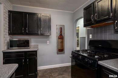 1637 W 36th St, Davenport, IA 52806 - photo 4