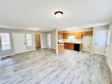 58 Kingston Pointe Dr, Kingston, GA 30145 - photo 2