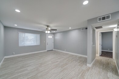 956 S Hobson-8