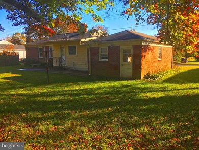 2206 Apache St, Hyattsville, MD 20783 - photo 5