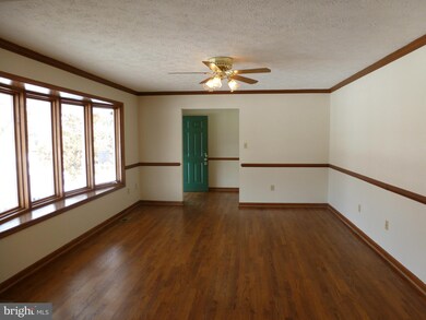 8107 Arrowhead Ct, Frederick, MD 21702 - photo 5