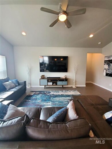 1205 Starlight Loop, Twin Falls, ID 83301 - photo 4
