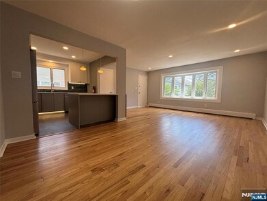 34 Warman St unit 2, Montclair, NJ 07042 - photo 4