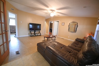 42 Mobile Rd, Cotulla, TX 78014 - photo 5