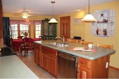 38 Ladyslipper Dr, Shrewsbury, MA 01545 - photo 4