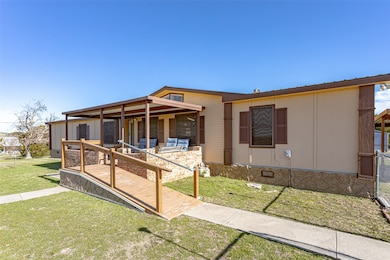 907 Neptune Dr, Granbury, TX 76049 - photo 2