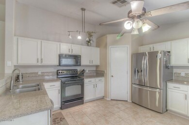 Kitchen (3)-SMALL