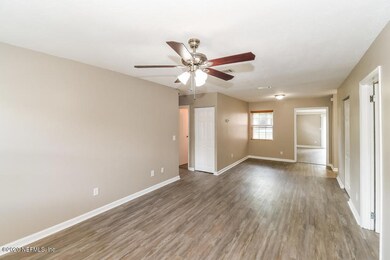 5562 Enchanted Dr, Jacksonville, FL 32244 - photo 2