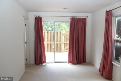 2515 James Madison Cir, Herndon, VA 20171 - photo 4