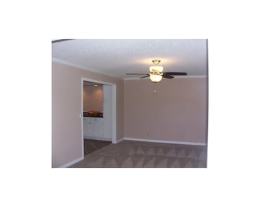 DINING ROOM/FORMAL LIVING ROOM