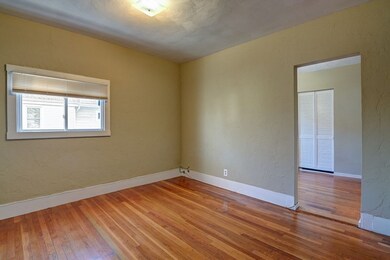 25 Oakland Ave unit 2R, Everett, MA 02149 - photo 4