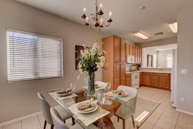 4. Eat-in-Kitchen