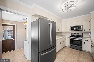 198 E Main St, Pottstown, PA 19465 - photo 7