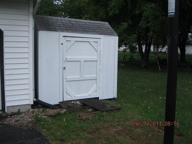 200 N Kerch St, Brooklyn, WI 53521 - photo 2