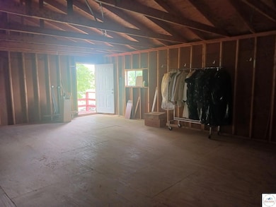 4102 E 32nd St, Sedalia, MO 65301 - photo 4