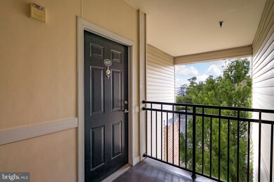 12900 Centre Park Cir unit 407, Herndon, VA 20171 - photo 3