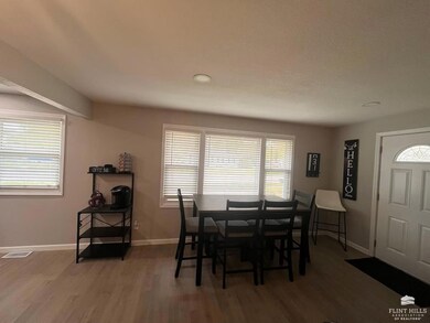 818 Tuttle St, Manhattan, KS 66502 - photo 5