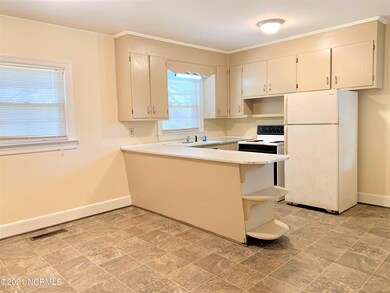 Kitchen with bar