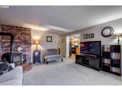 213 N Douglas St, Canby, OR 97013 - photo 7