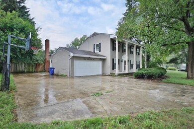 5951 Effingham Rd, Columbus, OH 43213 - photo 3