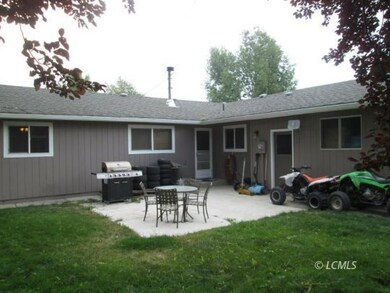 451 Mountain View, Lakeview, OR 97630 - photo 3