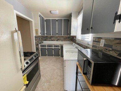 811 Mountain unit B, Espanola, NM 87532 - photo 6