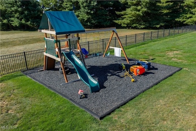 1208 Fairway Dr NE, New Philadelphia, OH 44663 - photo 2