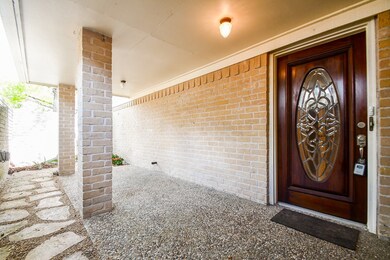 8021 W Oakwood Ct, Houston, TX 77040 - photo 6