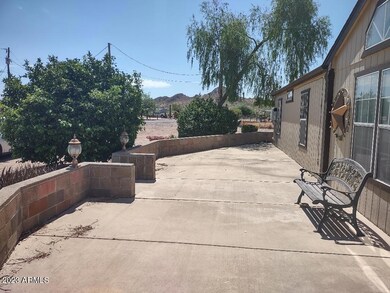 VV front patio