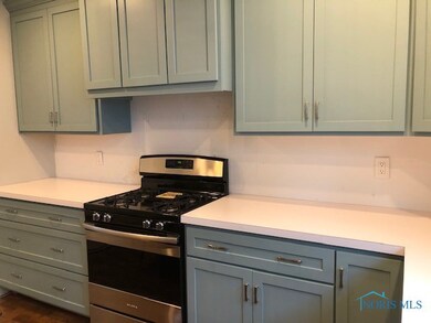 Gorgeous Kitchen with new custom built cabinetry!