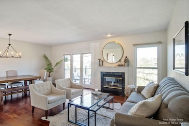 3332 Breckland Ct, Ann Arbor, MI 48108 - photo 3