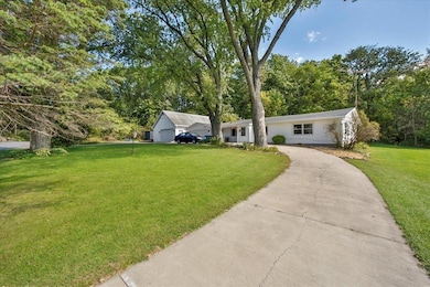 2108 Caine Rd, Fitchburg, WI 53575 - photo 2