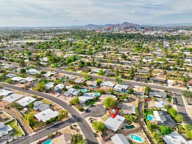 608 E Wesleyan Dr (29)