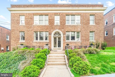 3409 29th St NW unit 2, Washington, DC 20008 - photo 2