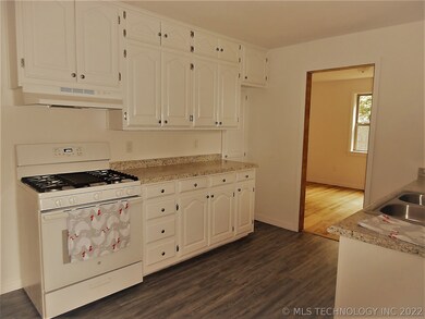 1007 E 5th St, Cushing, OK 74023 - photo 6