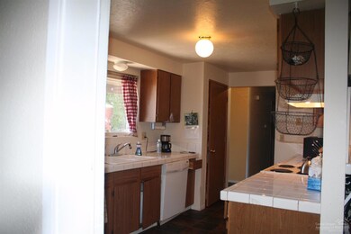 2313 SW 31st St, Redmond, OR 97756 - photo 5