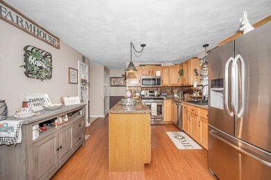 68 Llewellyn St, Lowell, MA 01850 - photo 4