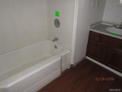 198 Stenzil St, North Tonawanda, NY 14120 - photo 5