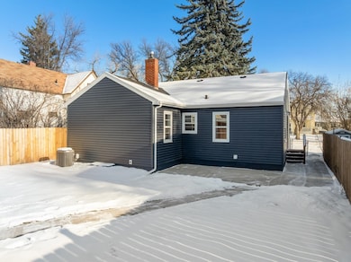 907 2nd St NE, Minot, ND 58703 - photo 5