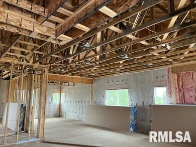 3713 Joyce Ln, Davenport, IA 52806 - photo 2