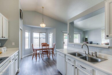 Kitchen (4)-SMALL