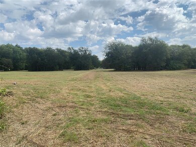 723 S Taylor St, Gainesville, TX 76240 - photo 2