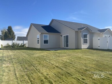 1096 Starlight Loop, Twin Falls, ID 83301 - photo 4
