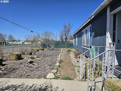 1710 16th St, Baker City, OR 97814 - photo 3