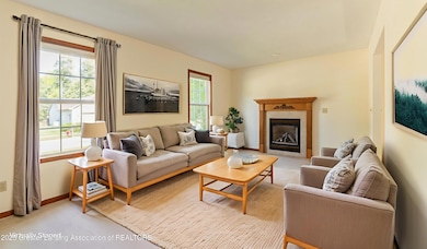 708 Fieldview Dr, Grand Ledge, MI 48837 - photo 6