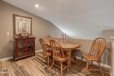 315VersaillesAve_0002