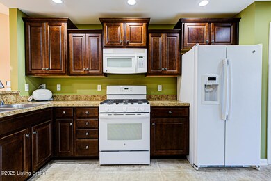 6526 Renate Rd, Louisville, KY 40291 - photo 6