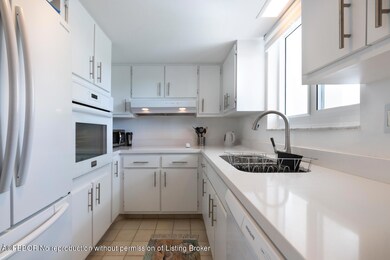 2505 S Ocean Blvd Apt 301-large-021-023