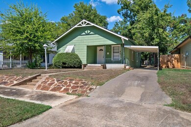 913 W Day St, Denison, TX 75020 - photo 2